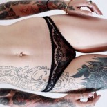 Татуированные, голые и сексуальные